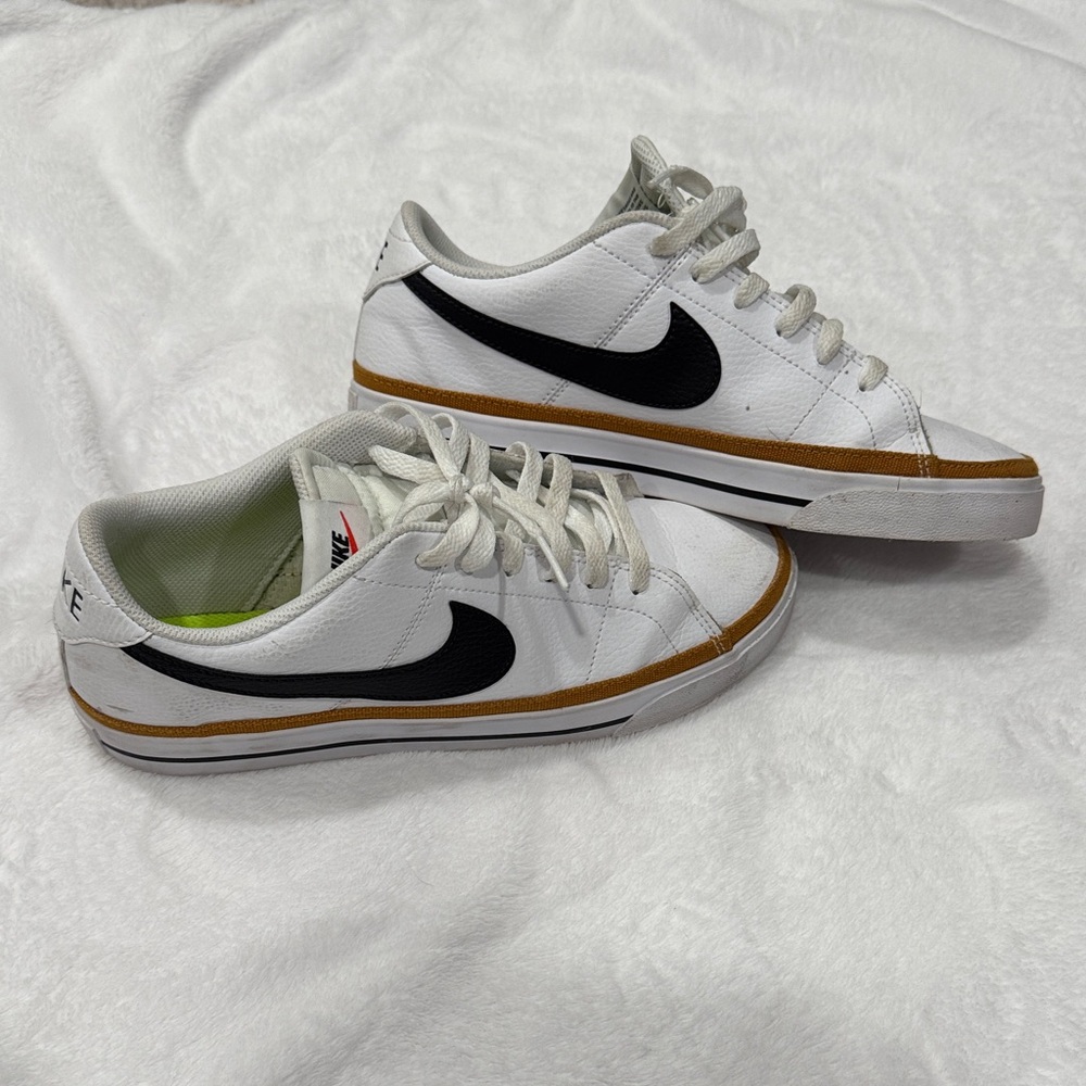 Nike White  Sneakers